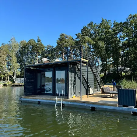 Botel Dom Na Wodzie Wilkasy (Gizycko)
