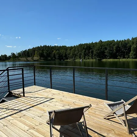 Dom Na Wodzie Botel *