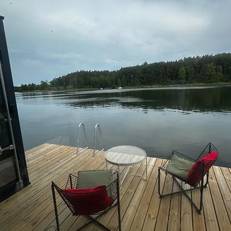 Bådhotel Dom Na Wodzie Wilkasy (Gizycko)