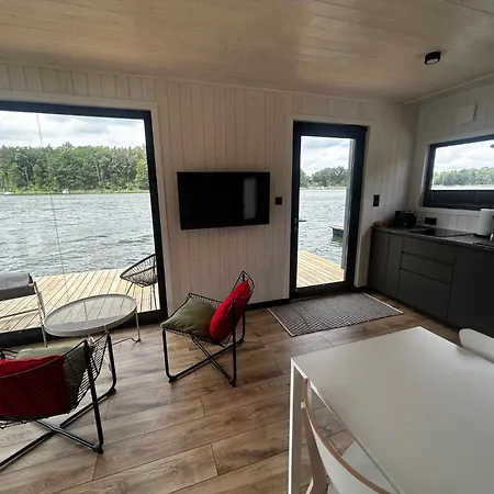 Botel Dom Na Wodzie Wilkasy (Gizycko)