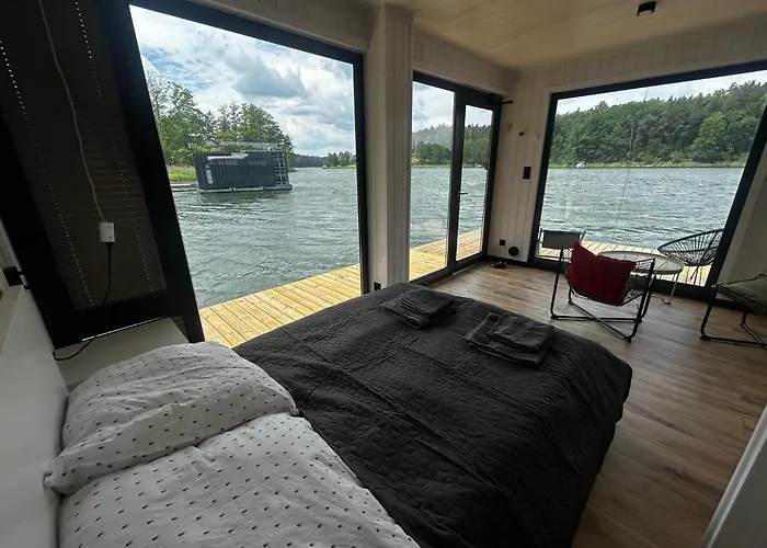 Botel Dom Na Wodzie Wilkasy (Gizycko)