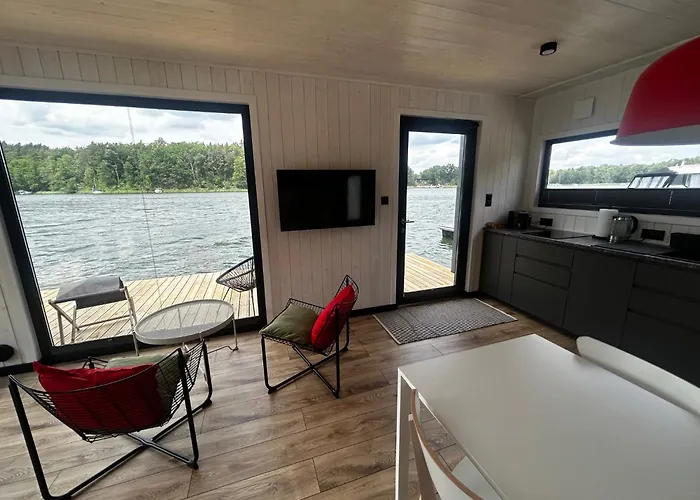 Botel Dom Na Wodzie Wilkasy (Gizycko)